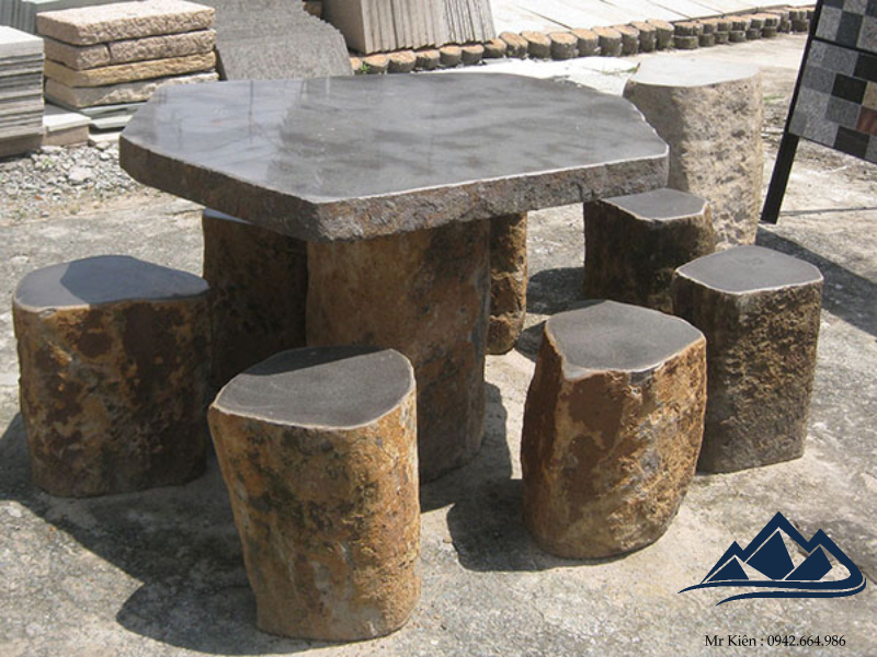 Bộ bàn ghế đá chất liệu tự nhiên luôn bền đẹp, chắc chắn