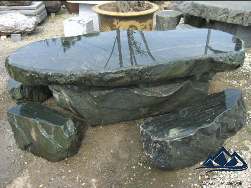Bàn ghế đá màu xanh rêu được bán chạy nhất tại Thịnh Phát Stone