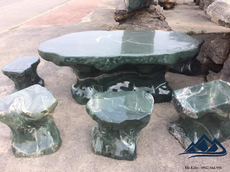 Giới thiệu bàn ghế làm bằng đá xanh Thanh Hóa